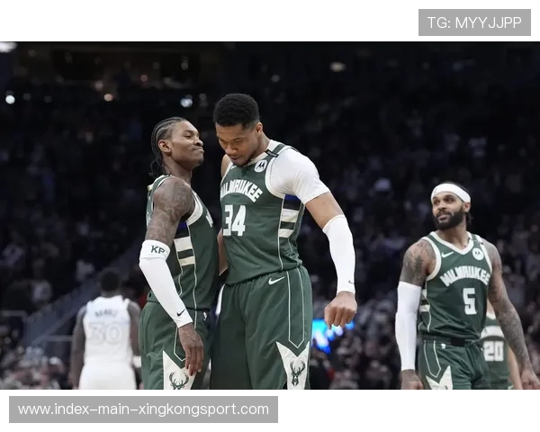 字母哥篮下三连抢,雄鹿主场荣耀 字母哥篮下三连抢,雄鹿主场荣耀