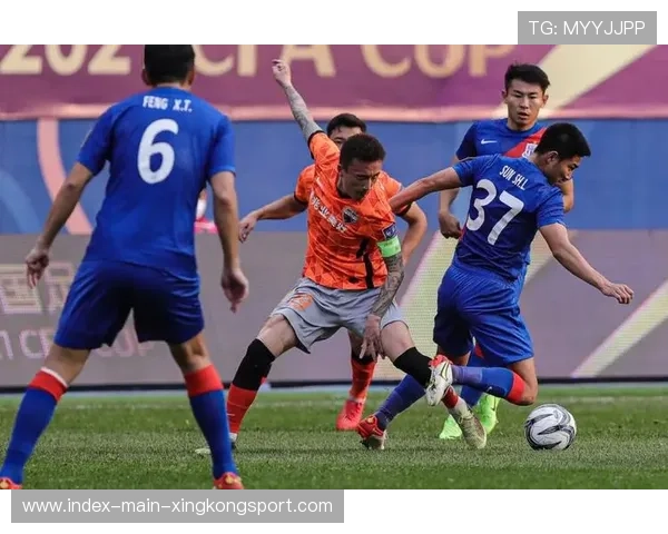 亚冠强队反击两脚配合漂亮终结 亚冠强队反击两脚配合漂亮终结